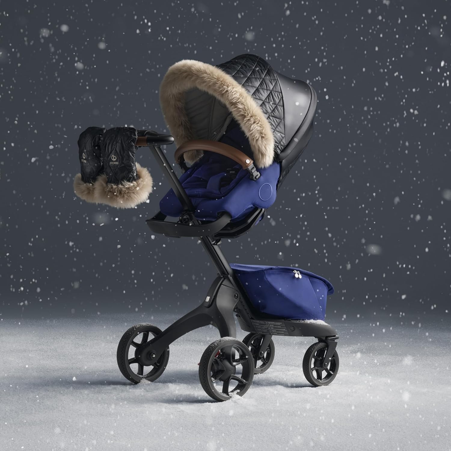 Stokke Xplory X Winter Kit, Onyx Black - Protects Baby from Cold Weather & Wind - Includes Fleece Mittens for Parents - PFC-Free Fabrics, Reflective Zipper, Genuine Sheepskin Rims